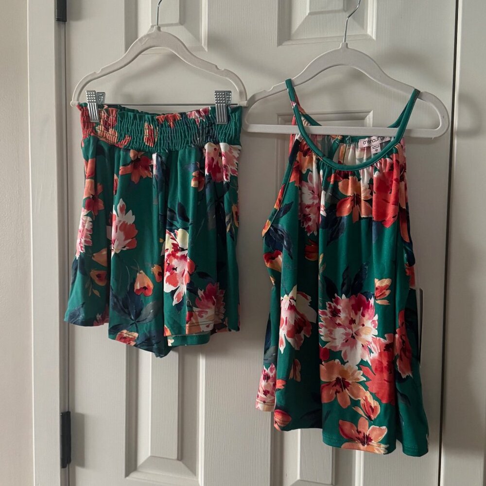 New Chenault Girl Green Floral Print Tank Top and Elastic Waist Shorts Size 12